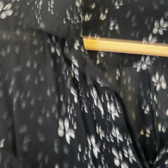 Bella Dahl sheer floral top - Picture 4 of 5